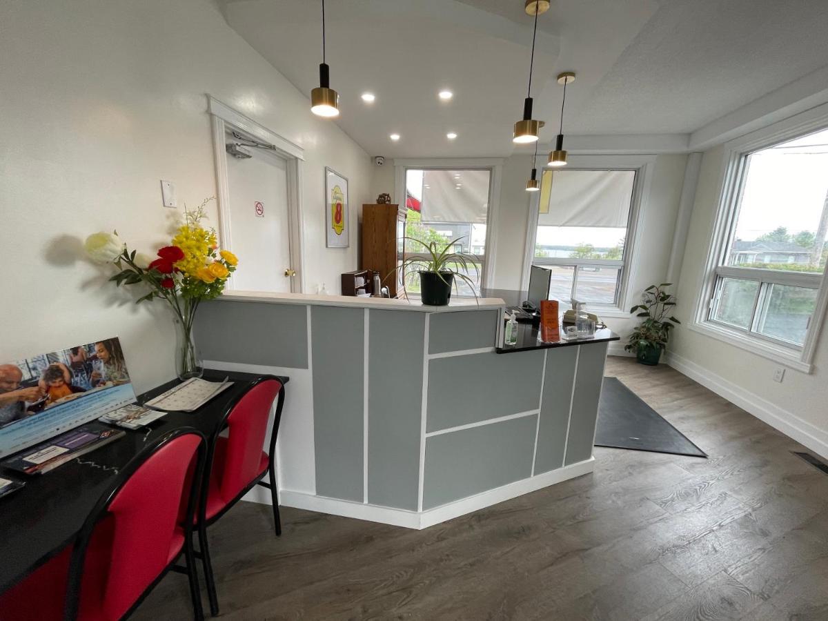 Super 8 By Wyndham Pembroke Hotel Ngoại thất bức ảnh